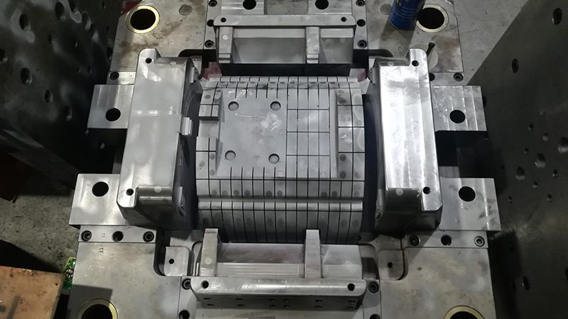 汽车注塑模具：价格背后的技术考量