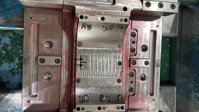 汽车冲压模具选购：如何规避误区，确保品质与效率**