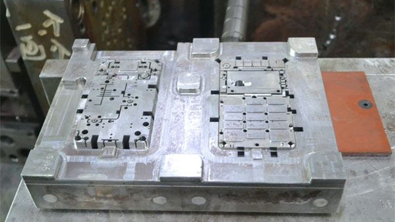 高速冲压级进模：定制与报价的要点解析